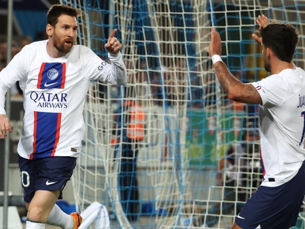 Lionel Messi breaks Cristiano Ronaldo's record