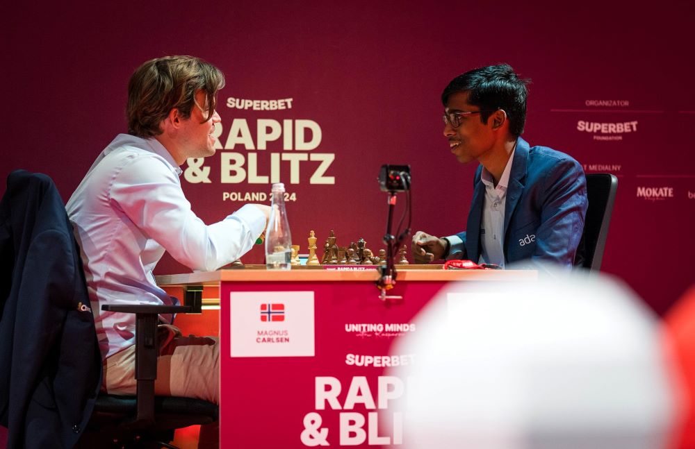 Pragganandhaa vs Carlsen at Superbet Rapid and Blitz