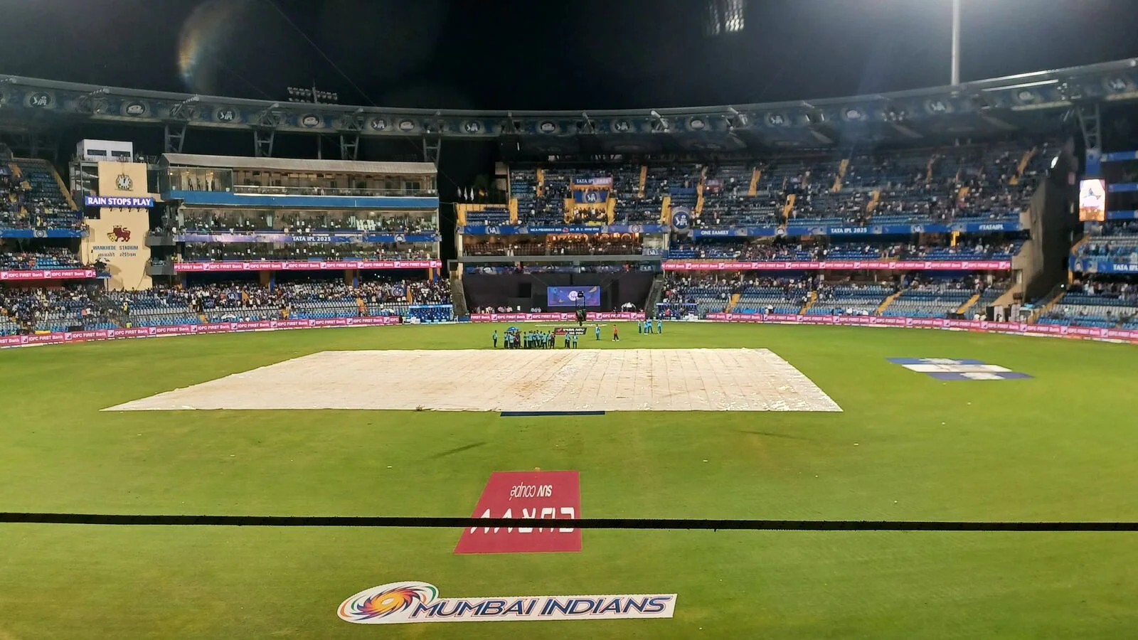 MI vs DC IPL 2025 match faces the rain threat
