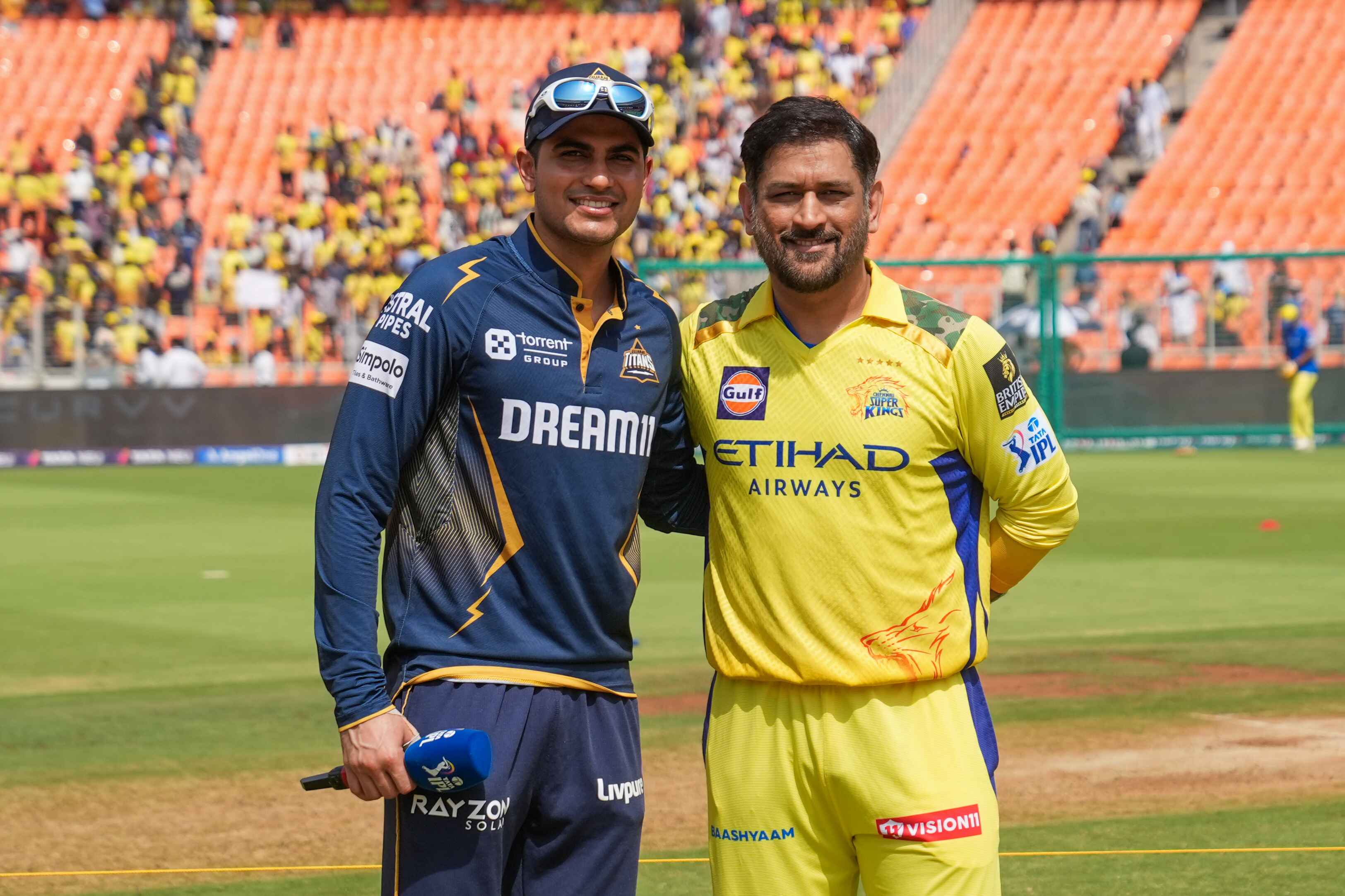 Shubman Gill and MS Dhoni (Photo: @IPL/X)