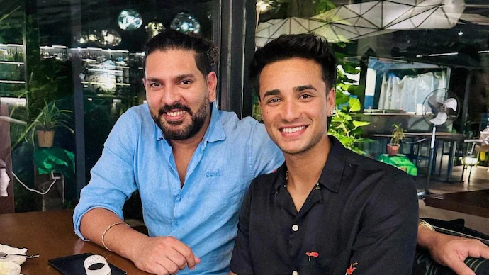Abhishek Sharma with Yuvraj Singh