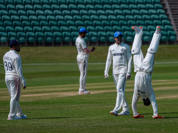 Rishabh Pant doing a handstand on Day 2 of India's intra-squad match