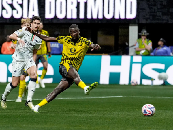 Dortmund defeats feisty Monterrey