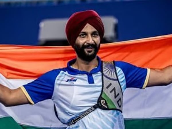 Harvinder Singh bagged two gold medals to complete a hat-trick of podium finishes