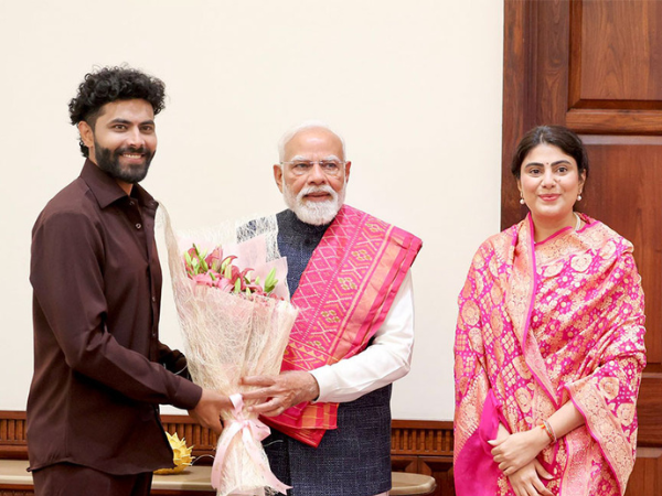 Ravindra Jadeja along with his wife met PM Narendra Modi