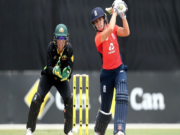 Lauren Winfield-Hill batting (Photo:ICC)