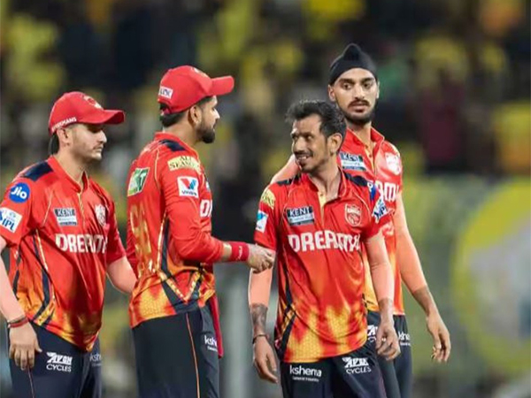 Yuzvendra Chahal with his teammates (Photo: IPL)