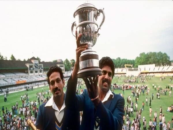 Kapil Dev with the World Cup trophy. (Photo- ICC Twitter)
