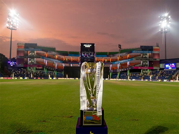 DPL trophy (Photo: DPL)