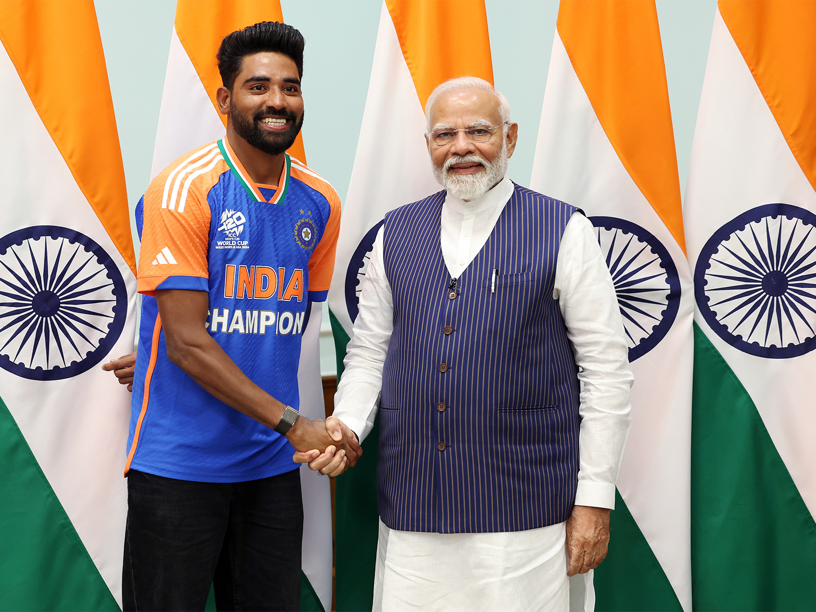 Mohammed Siraj with PM Modi. (Photo: ANI)