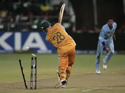 S Sreesanth castles Matthew Hayden in T20 World Cup 2007