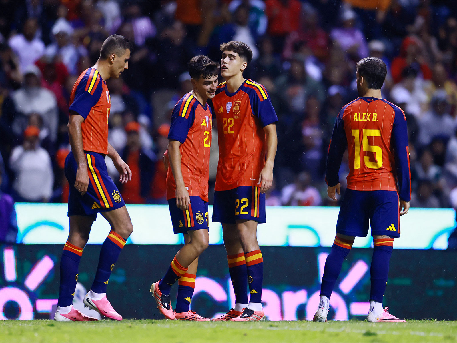 Spain's Pedri celebrates second goal with teammates (Photo: Reuters)